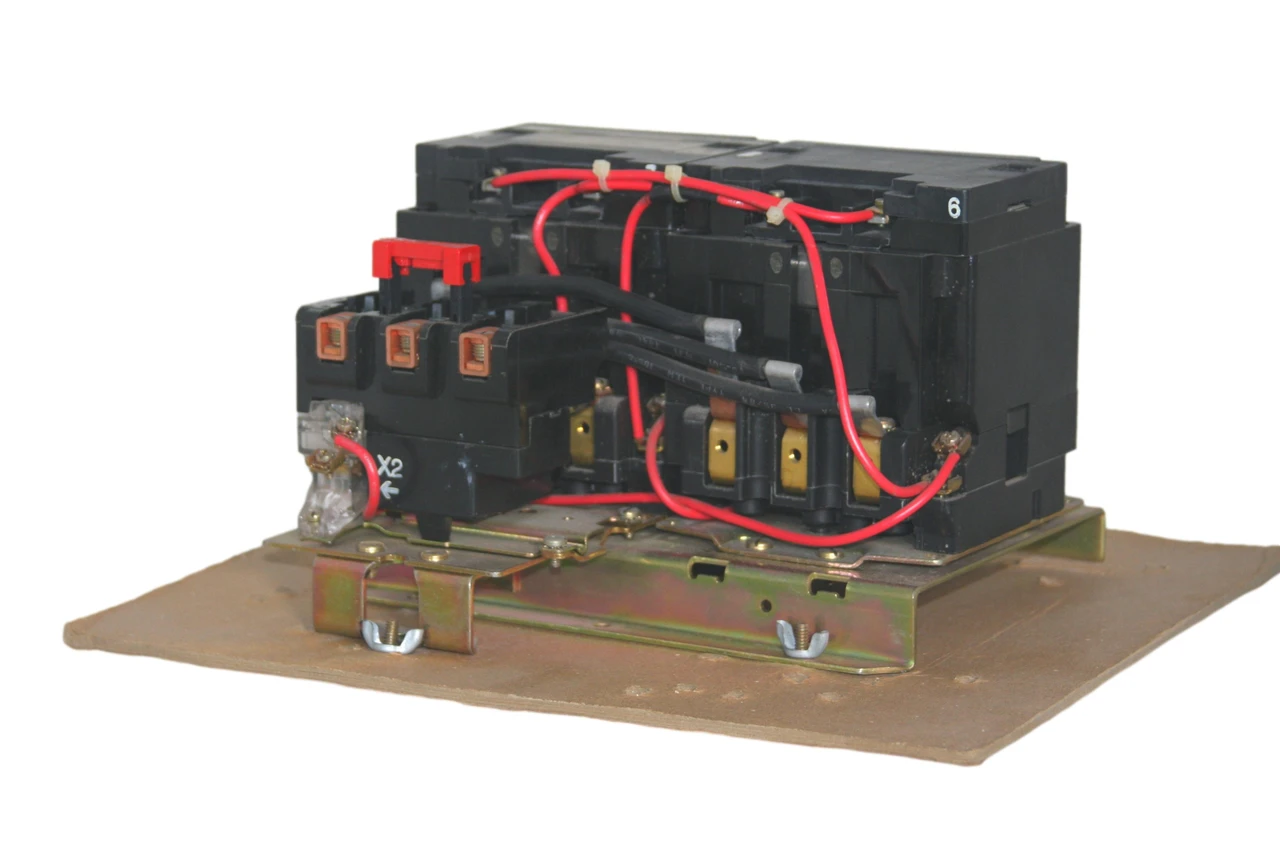 8736SBO2V02S Size 2 Reversing Magnetic Starter 120V