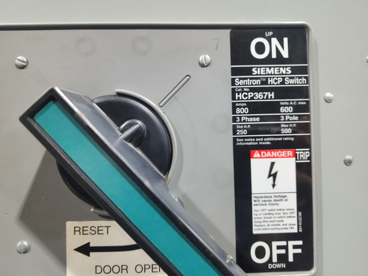 HCP367H Vacu-Break Clampmatic Fusible Panel Switch, 800A Ampacity