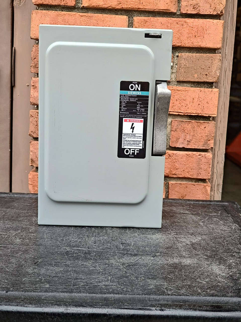 スイッチ ふぁみっぷす F531 30A Indoor Fusible Safety Switch New, 240/480/600VAC