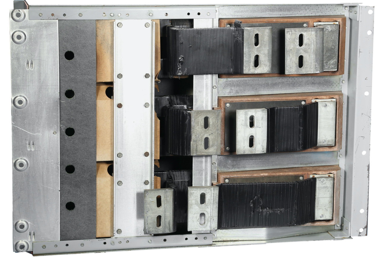 QMR366M
View of Back (Bus is configured for Main Position Mounting)