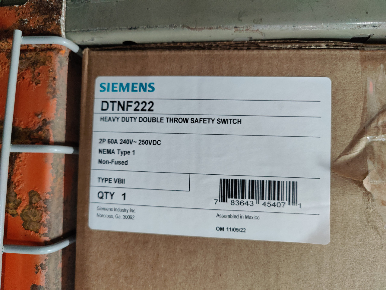 DTNF222 Double Throw 60 Amp Indoor 2 Pole 240 Volt Switch