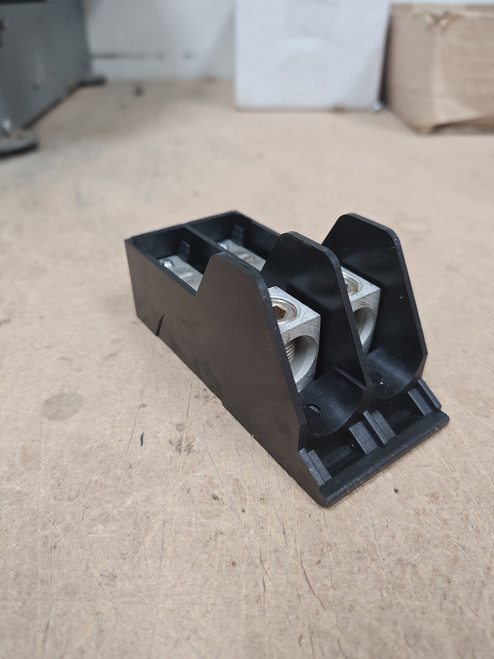 THLK2200
Lug Feed-Thru Kit