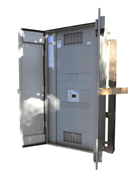 800A Panelboard 800A Main Breaker 208Y/120V
(Enclosure Unit) Also includes 30 Cir. 800A Main Breaker Interior) 800A Panelboard 800A Main Breaker 208Y/120V
(Enclosure Unit) Also includes 30 Cir. 800A Main Breaker Interior)