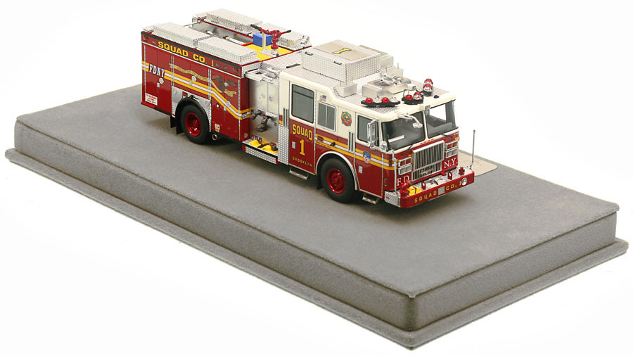 FDNY Squad 61 消防 ミニカー 1/32 Code 3 1/32 FDNY Squad 61 DP Series #8 (12988)