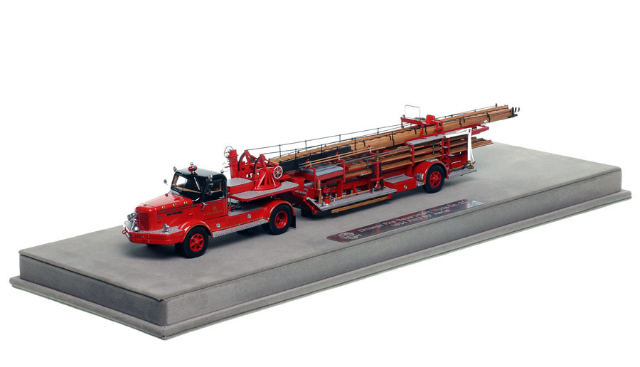 Voiture Miniature Chicago Fire Department 1:64 - Métal Et Plastique - Neuf Sous Blister