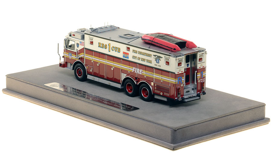 Fire Replicas FDNY Rescue 1 - Manhattan - Pierce Arrow XT Scale Model