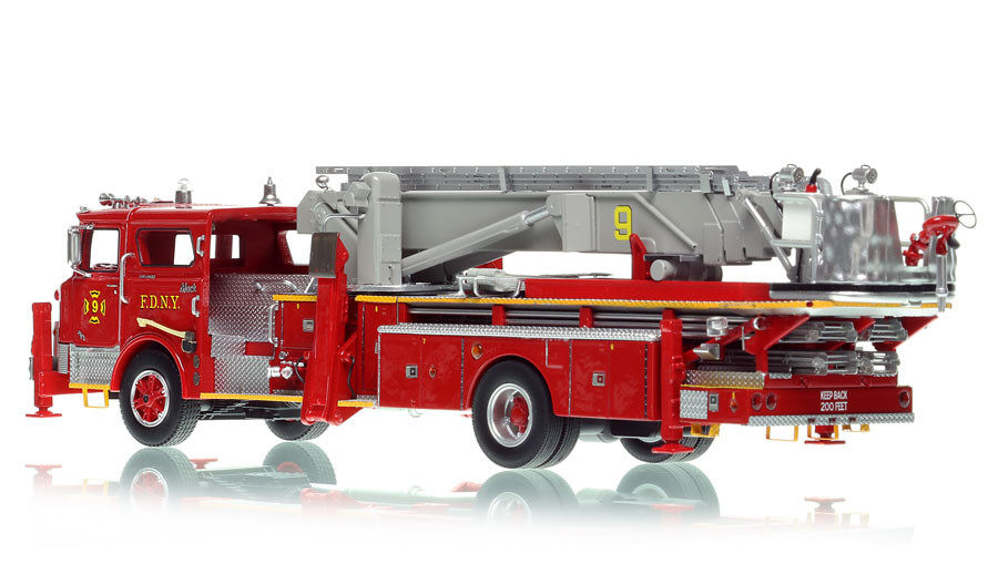 FDNY 1972 Mack® CF/Baker 75' Tower Ladder 9 - Manhattan Scale Model