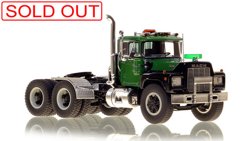 1:50 scale model of Mack® R Tandem Axle Tractor - Green over Black with Black Fenders 1:50 scale model of Mack® R Tandem Axle Tractor - Green over Black with Black Fenders