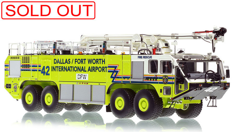1:50 scale model of Dallas/Fort Worth International Airport - Oshkosh 8x8 Striker 4500 - EZ 42