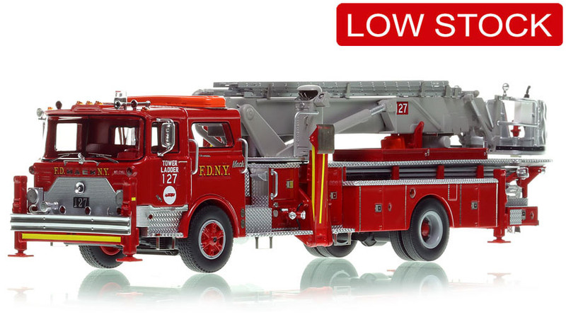 【完成品】1/24 FDNY FIRE TRUCK タワーラダー9 ジオラマ付き Fire Replicas FDNY 1979 Mack® CF/Baker 75' Tower Ladder 127