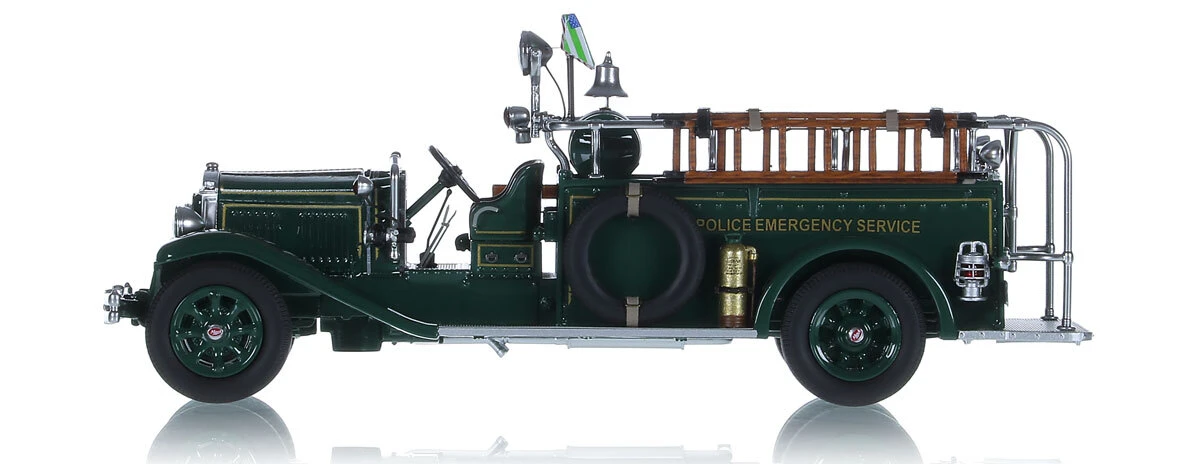 1:50 scale model of NYPD 1930 Mack BG ESU