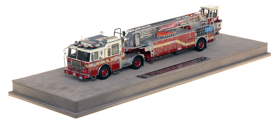 FDNY Ladder 118 scale model includes a fully custom case.