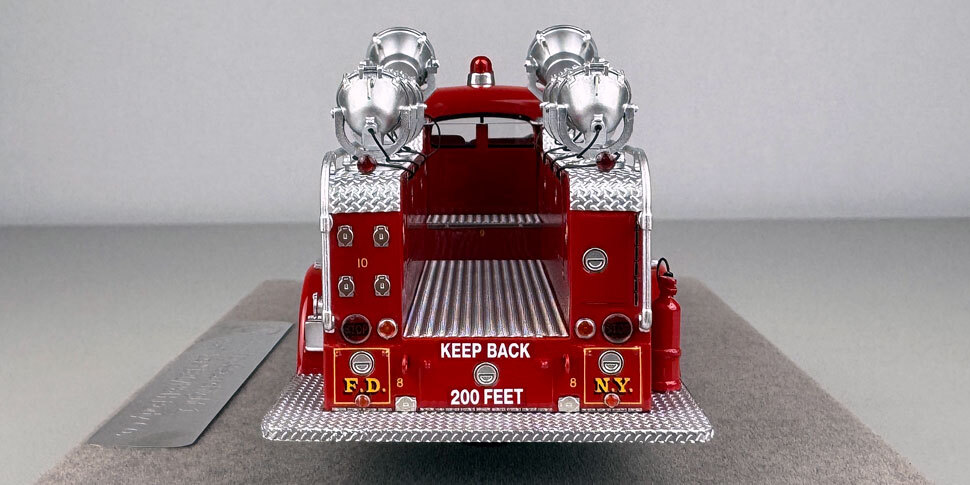 FDNY 1959 Mack B Searchlight 1