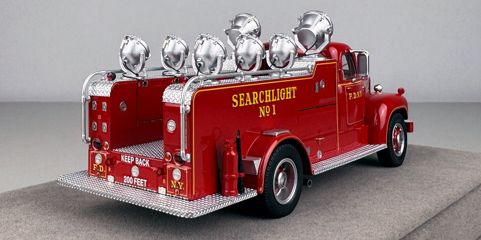 FDNY 1959 Mack B Searchlight 1