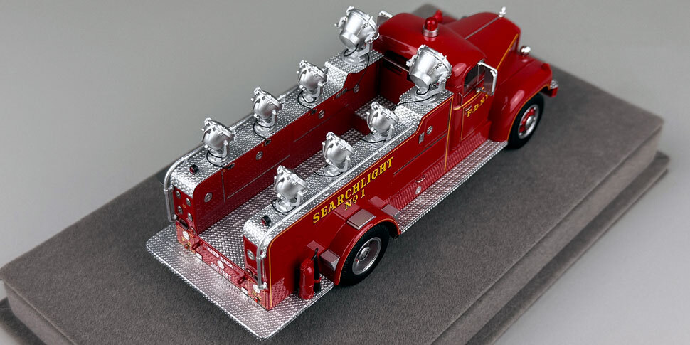 FDNY 1959 Mack B Searchlight 1