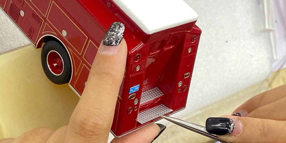 Assembly pictures of the Mack B/Gerstenslager Rescue scale model