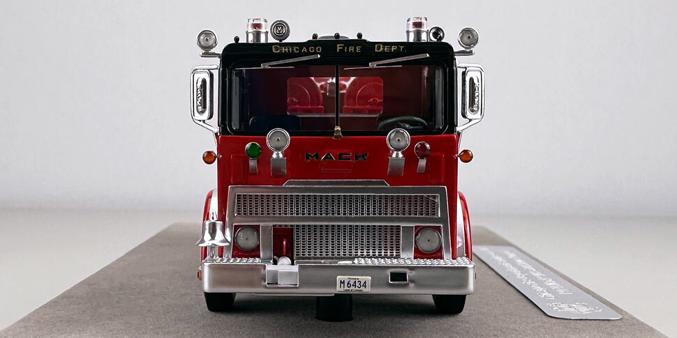 1:50 scale Chicago 1974 Mack MB Engine Co. 108