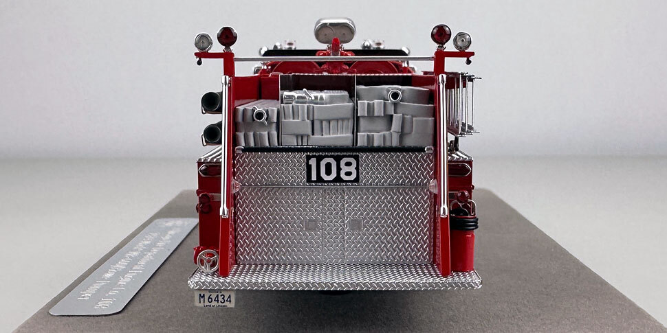 1:50 scale Chicago 1974 Mack MB Engine Co. 108
