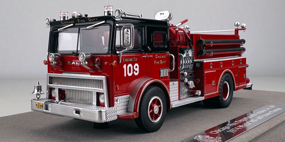 1:50 scale Chicago 1974 Mack MB Engine Co. 109