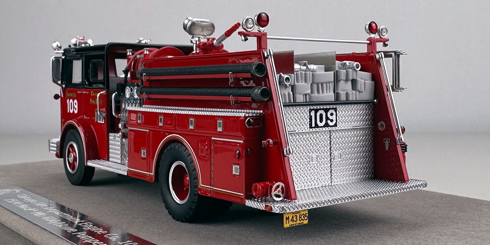 1:50 scale Chicago 1974 Mack MB Engine Co. 109