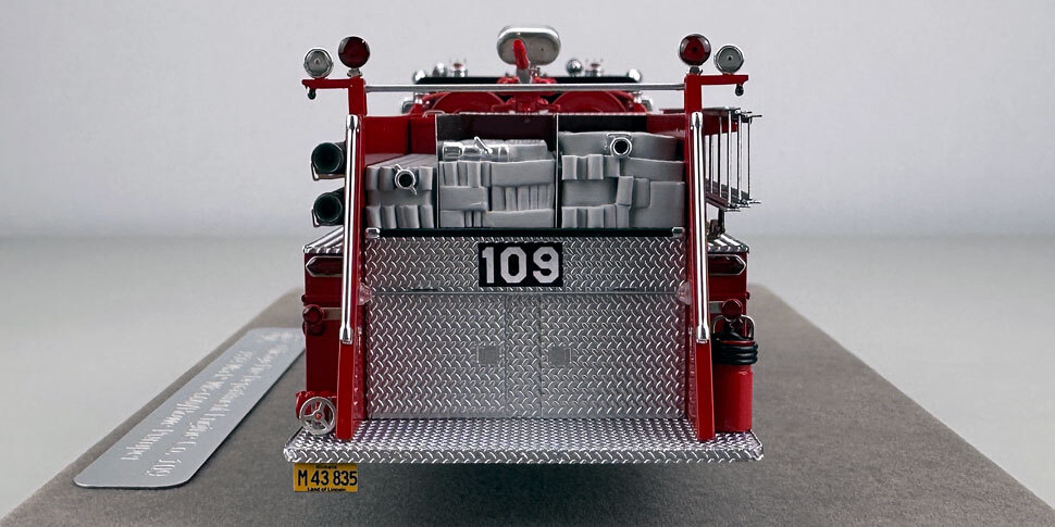 1:50 scale Chicago 1974 Mack MB Engine Co. 109