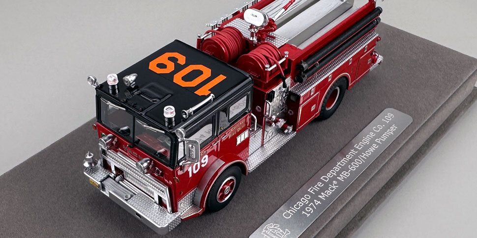 1:50 scale Chicago 1974 Mack MB Engine Co. 109