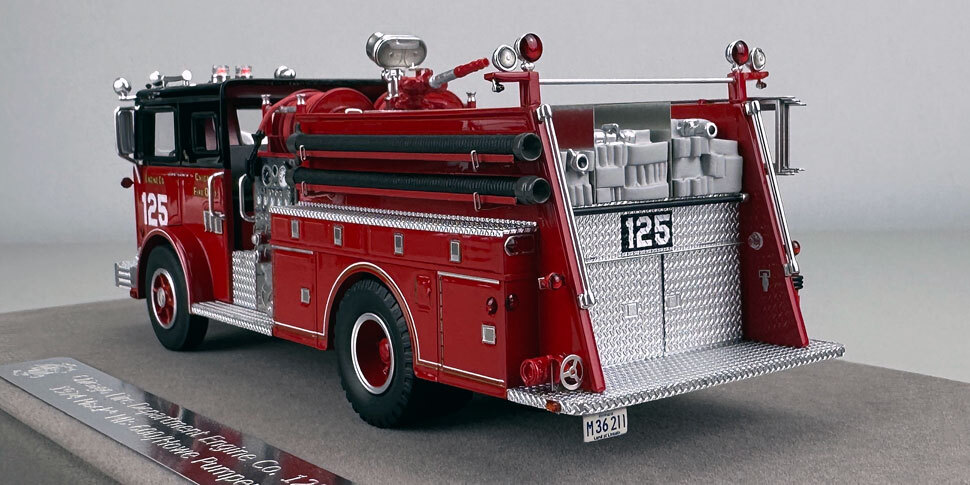 1:50 scale Chicago 1974 Mack MB Engine Co. 125