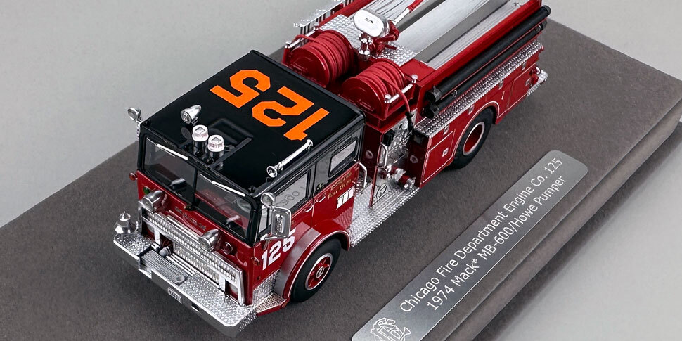 1:50 scale Chicago 1974 Mack MB Engine Co. 125