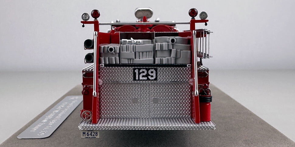 1:50 scale Chicago 1974 Mack MB Engine Co. 129
