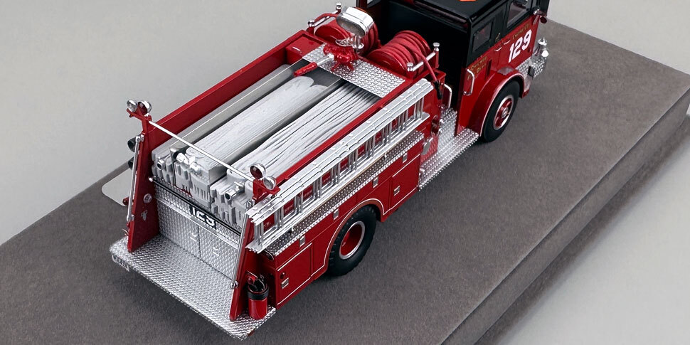 1:50 scale Chicago 1974 Mack MB Engine Co. 129