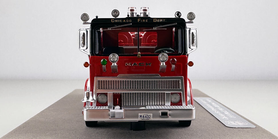 1:50 scale Chicago 1974 Mack MB Engine Co. 25