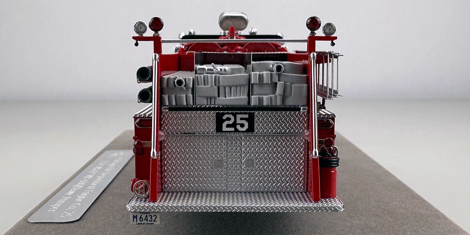 1:50 scale Chicago 1974 Mack MB Engine Co. 25