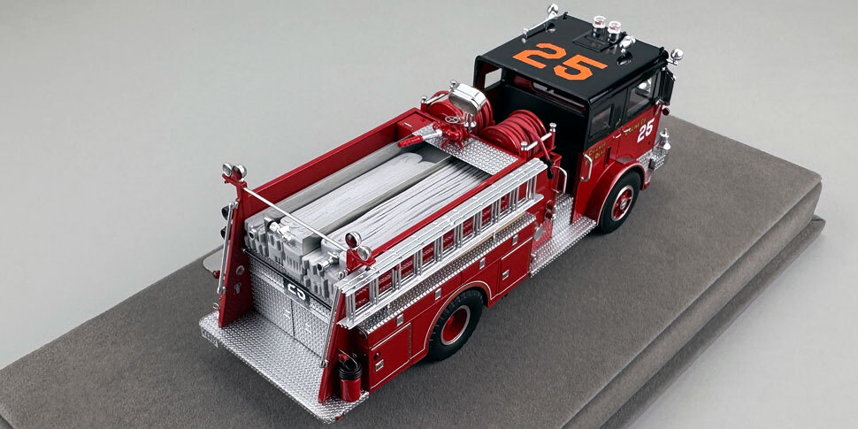 1:50 scale Chicago 1974 Mack MB Engine Co. 25