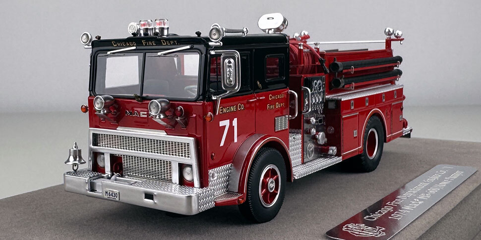1:50 scale Chicago 1974 Mack MB Engine Co. 71