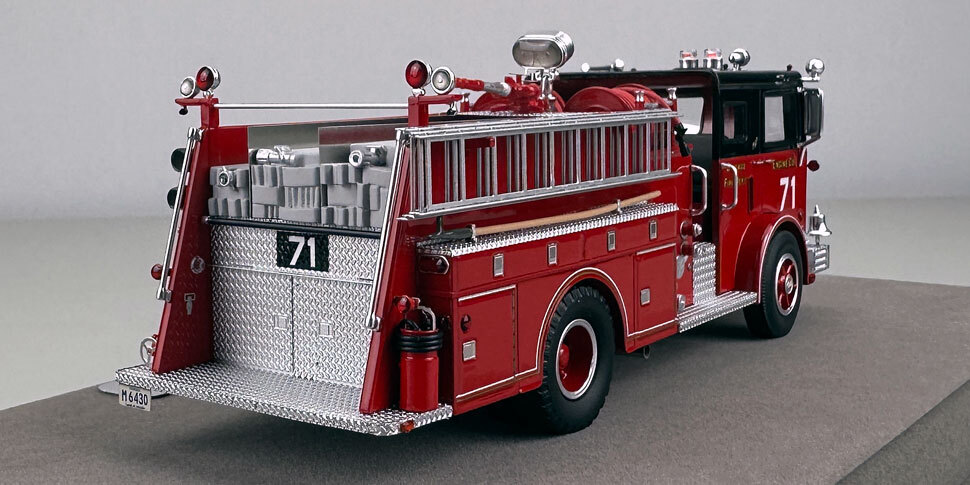 1:50 scale Chicago 1974 Mack MB Engine Co. 71
