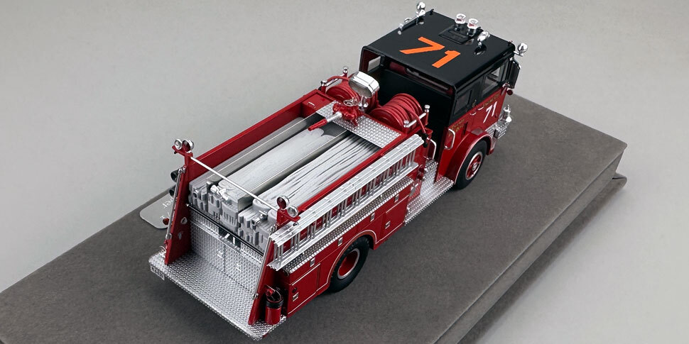 1:50 scale Chicago 1974 Mack MB Engine Co. 71