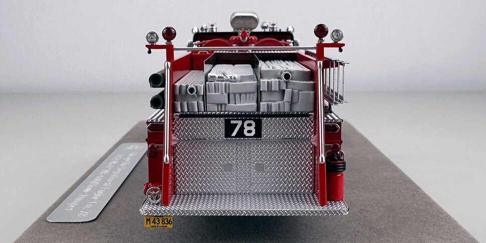 1:50 scale Chicago 1974 Mack MB Engine Co. 78
