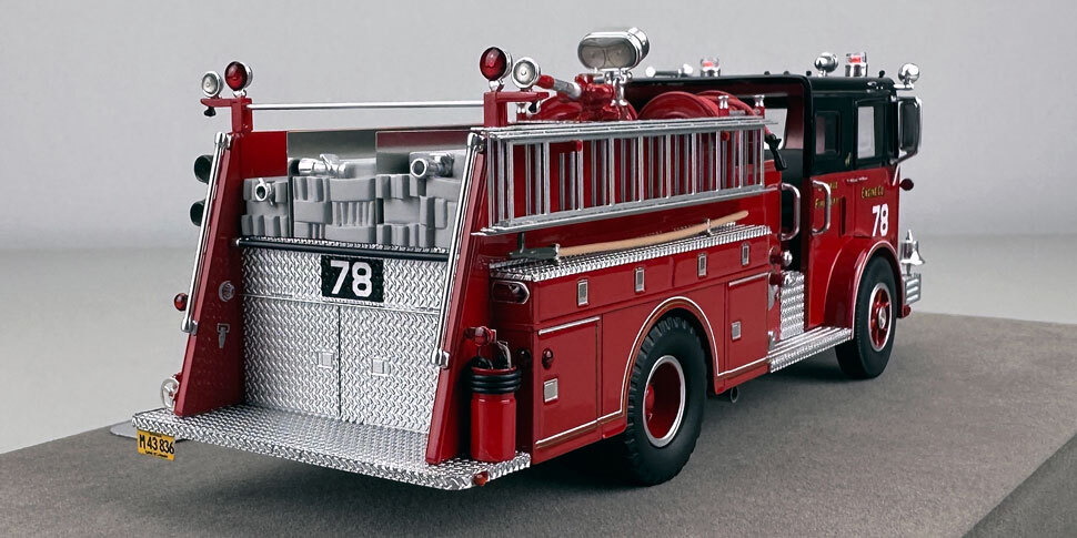 1:50 scale Chicago 1974 Mack MB Engine Co. 78