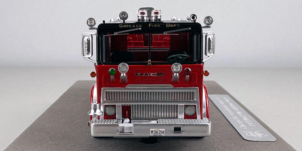 1:50 scale Chicago 1974 Mack MB Engine Co. 88