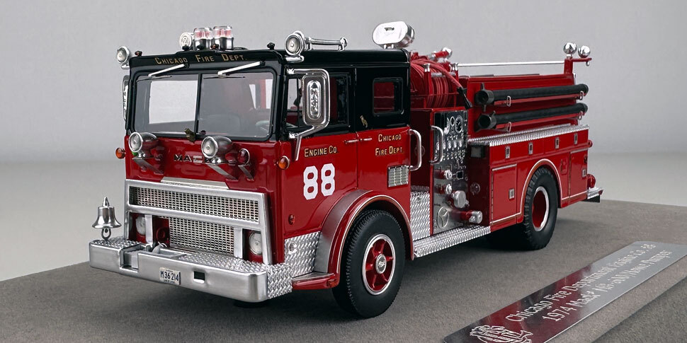 1:50 scale Chicago 1974 Mack MB Engine Co. 88