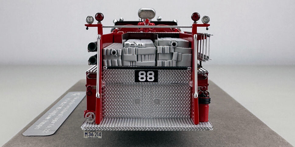 1:50 scale Chicago 1974 Mack MB Engine Co. 88