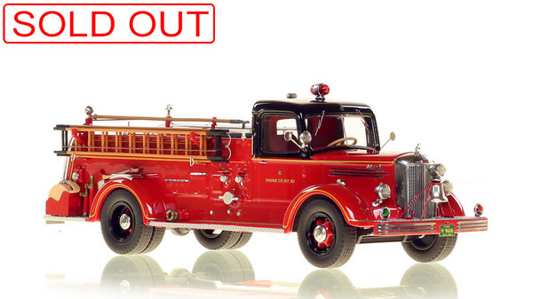 洋書 MACK FIRE APPARATUS Mack Tilt Cab Fire Apparatus | John M. Malecky