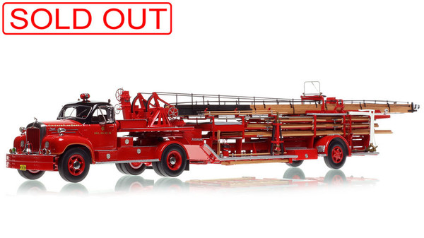 洋書 MACK FIRE APPARATUS Mack Tilt Cab Fire Apparatus: Malecky, John M.: Amazon.com