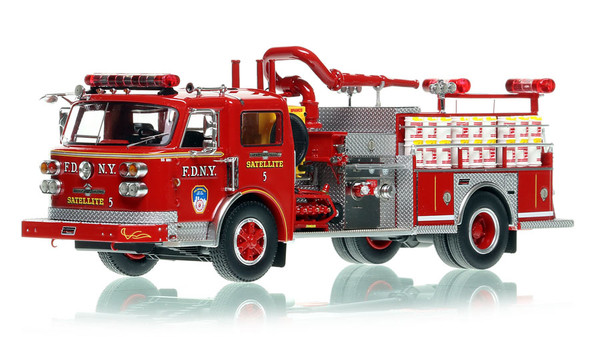 Fire Replicas FDNY 1982 American LaFrance Satellite 5 - Staten Island