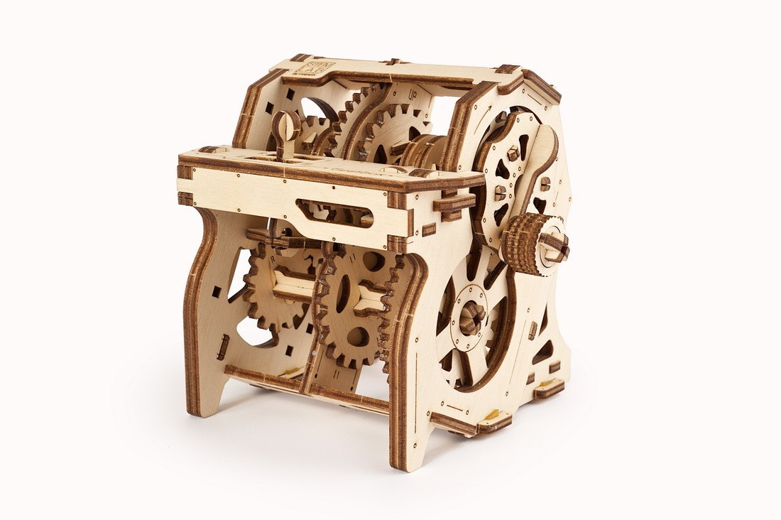 Gearbox STEM Lab Mechanical Wooden Model | UGears - Tri-M