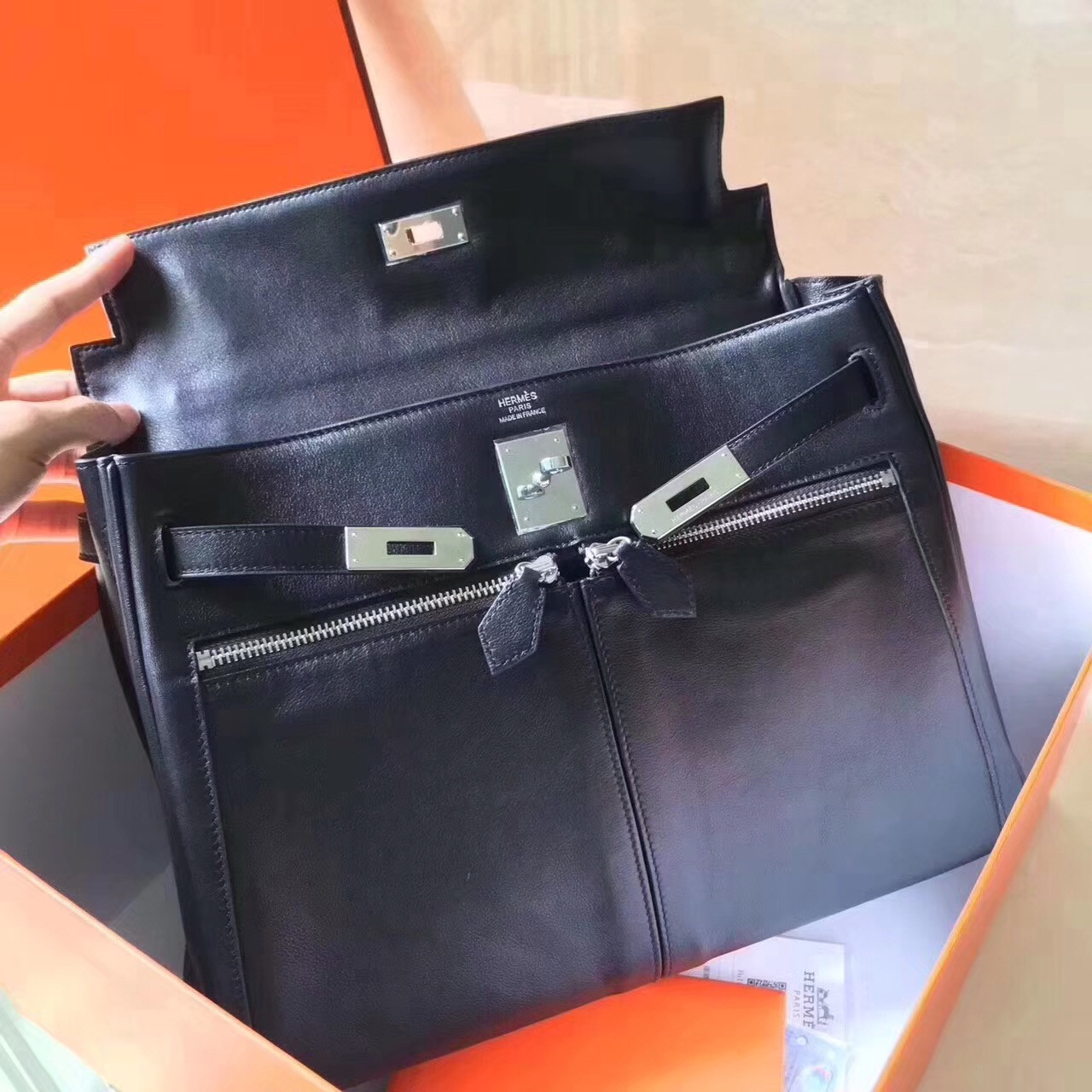 Hermes Kelly Lakis 35 Bag Black - Bella Vita Moda