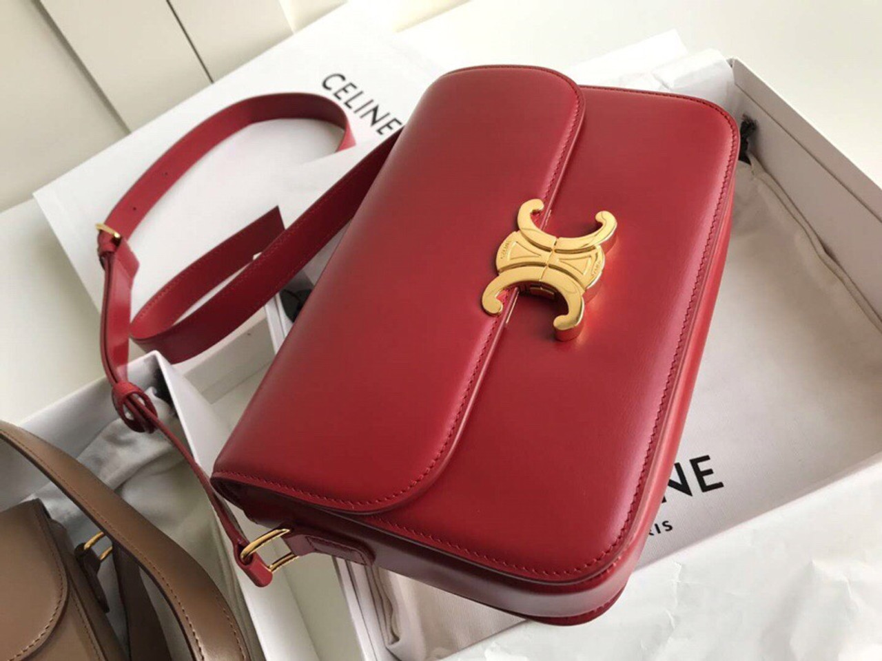 celine medium triomphe