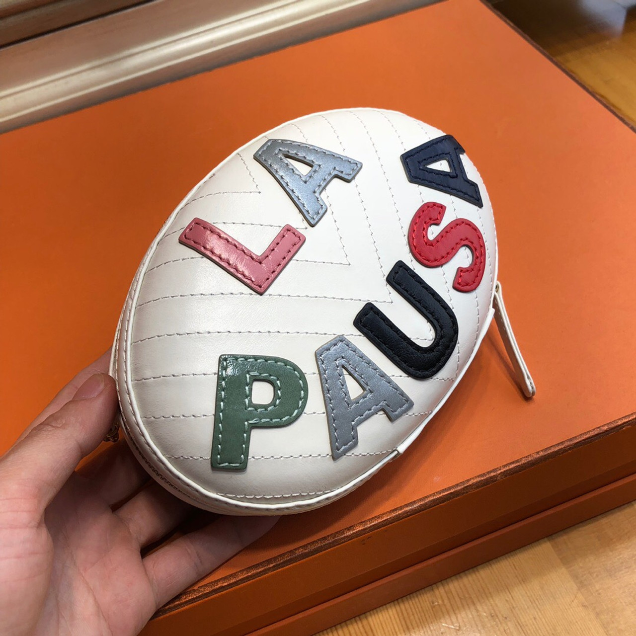 chanel la pausa bag price