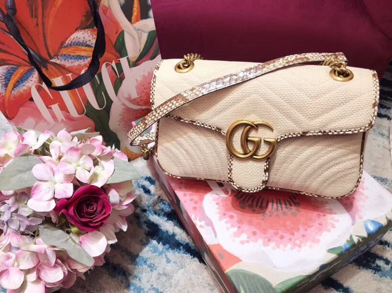 gg marmont raffia small shoulder bag