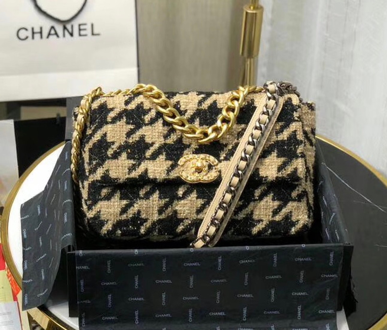 chanel maxi flap